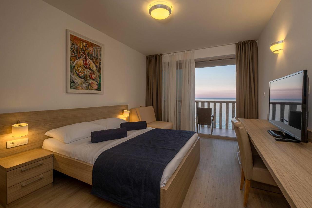 Poseidon The Beach Hotel Budva Buitenkant foto